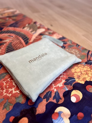 Antypoślizgowa mata podróżna do jogi SAKURA TRAVEL 1mm MandalaYoga.pl1.jpg