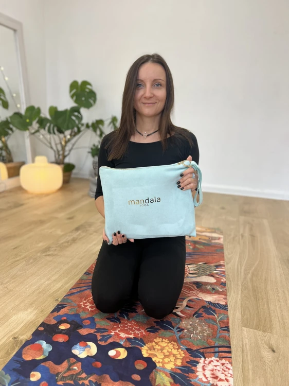 Antypoślizgowa mata podróżna do jogi SAKURA TRAVEL 1mm MandalaYoga2.pl.jpg